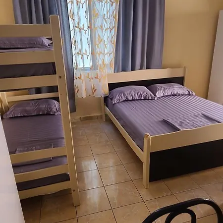 Ξενοδοχείο ℰ'ℋ - Rruga Nr 7 Velipojë