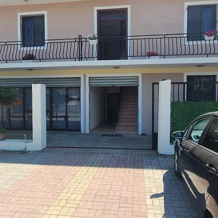 酒店 ℰ'ℋ - Rruga Nr 7 Velipojë